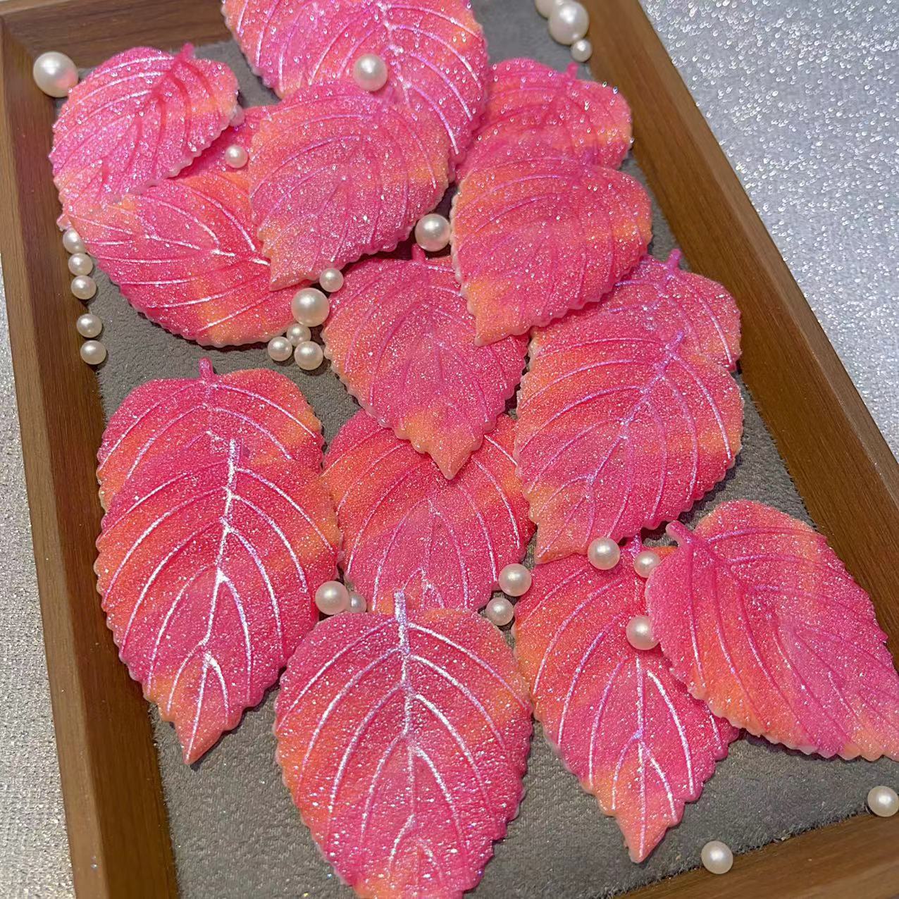 Luminous glitter leaf