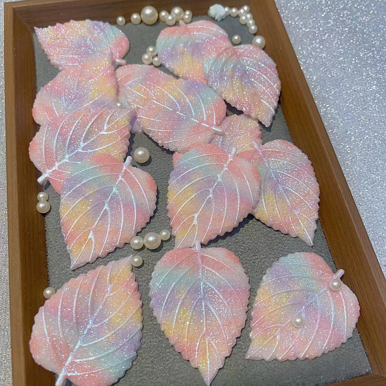 Luminous glitter leaf